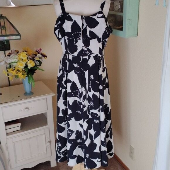 SHEIN Midi Dress - Picture 8 of 15